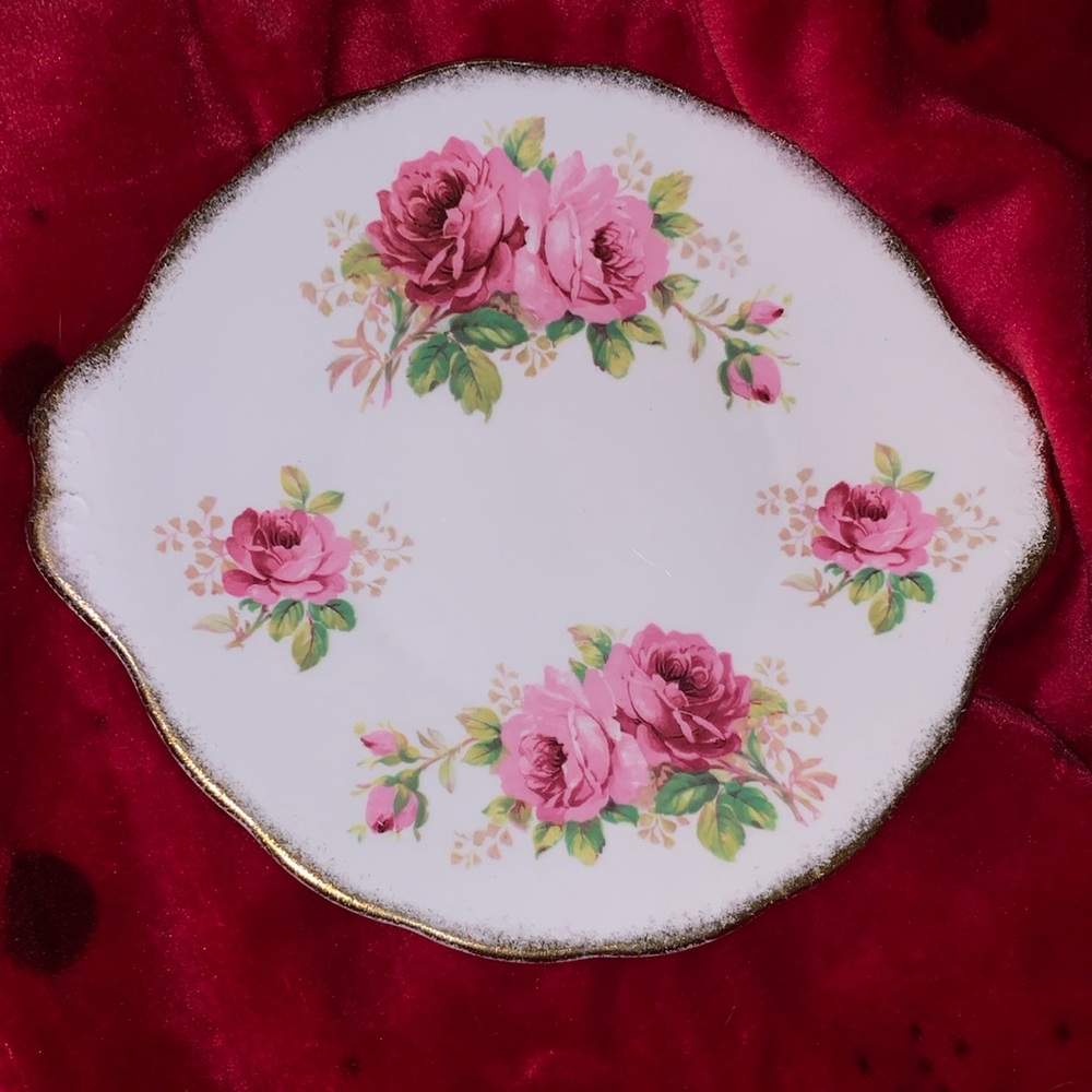 Royal Albert  ‘American Beauty’ Plate in Good Condition